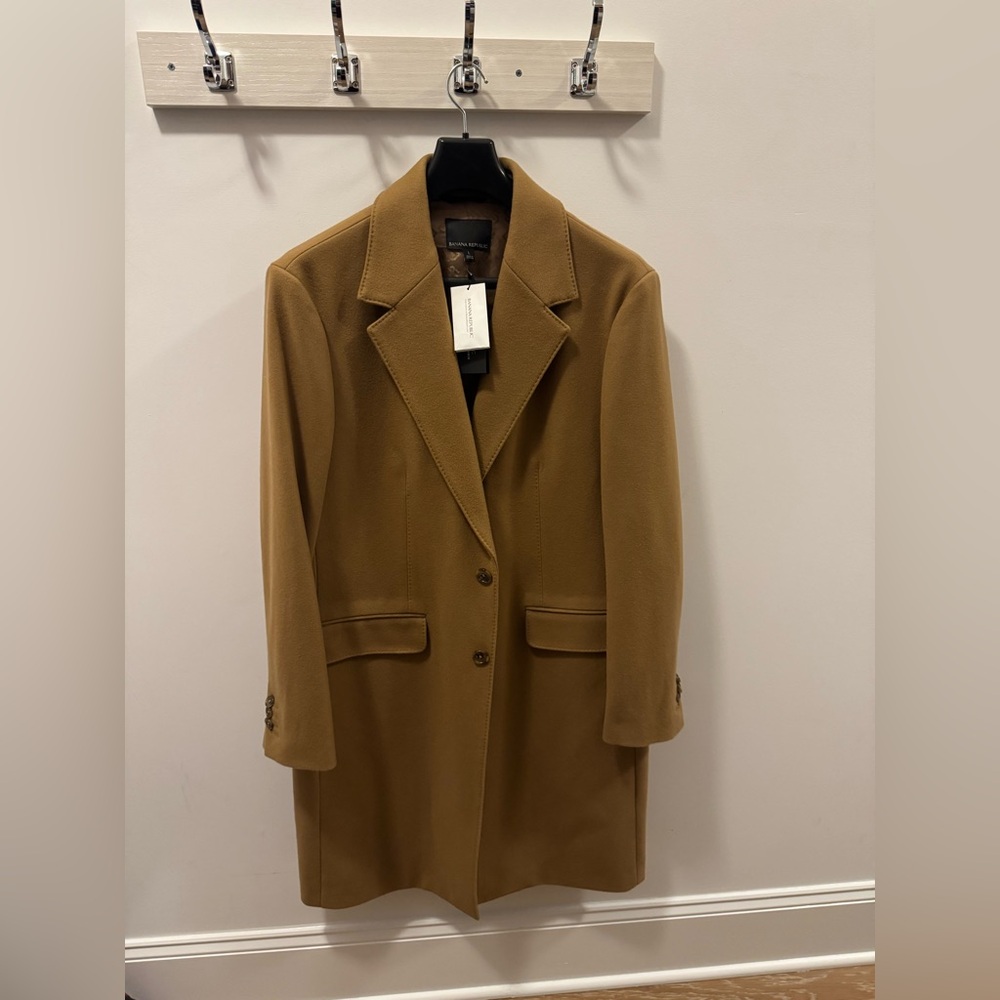 Banana Republic Men’s Tan Trench Coat - Picture 2 of 6